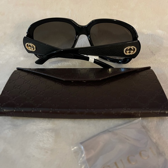 Authentic Brand new Gucci sunglasses with case - Picture 2 of 6